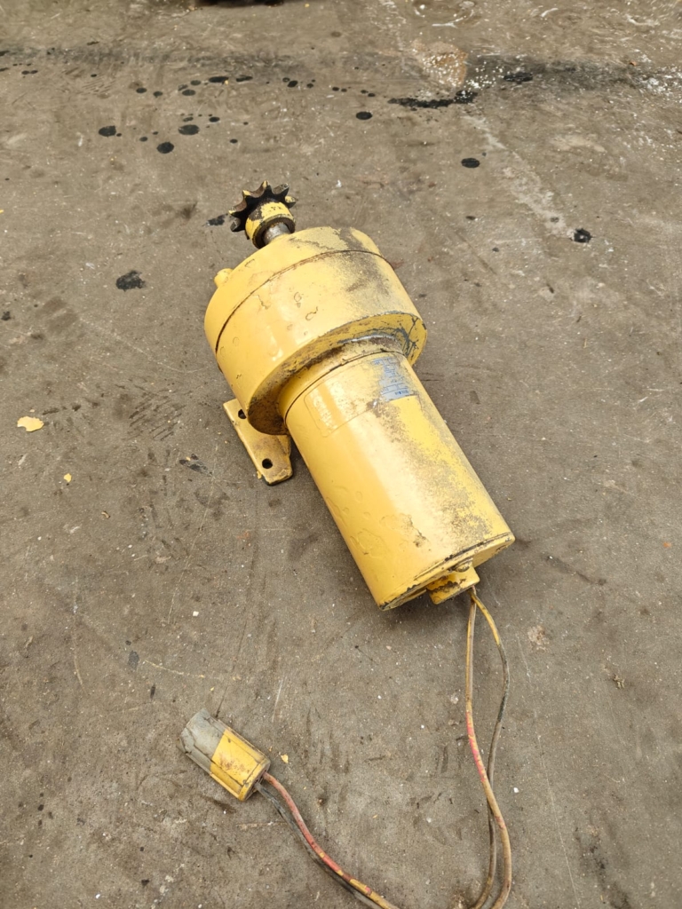 MOTEUR ELEC. POUR NEW HOLLAND 1905, 2205, 2305, 2405